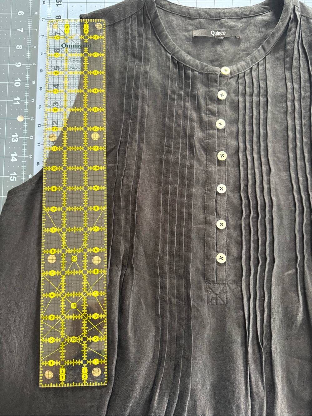 Quince Black Linen Sleeveless Pintuck Button-Front Tunic - Picture 7 of 7